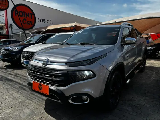 FIAT TORO 2.0 16V TURBO DIESEL RANCH 4WD AT9 FIAT TORO 2.0 16V TURBO DIESEL RANCH 4WD AT9