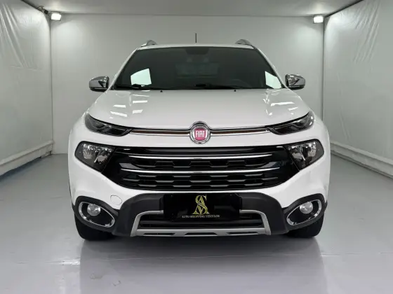 FIAT TORO 2.0 16V TURBO DIESEL RANCH 4WD AT9 FIAT TORO 2.0 16V TURBO DIESEL RANCH 4WD AT9