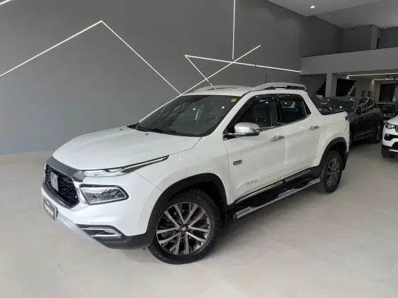 FIAT TORO 2.0 16V TURBO DIESEL RANCH 4WD AT9 FIAT TORO 2.0 16V TURBO DIESEL RANCH 4WD AT9