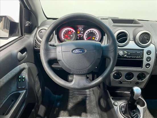 FORD-FIESTA-2014