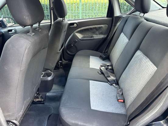 FORD-FIESTA-2013