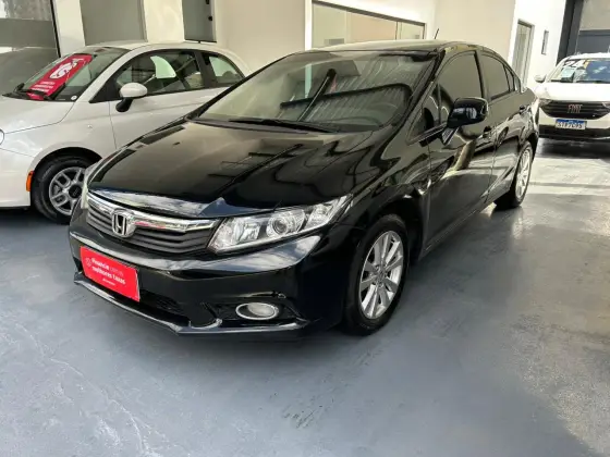 HONDA CIVIC 1.8 LXS 16V FLEX 4P AUTOMÁTICO HONDA CIVIC 1.8 LXS 16V FLEX 4P AUTOMÁTICO