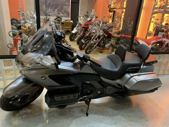 HONDA GL 1800 GOLD WING HONDA GL 1800 GOLD WING