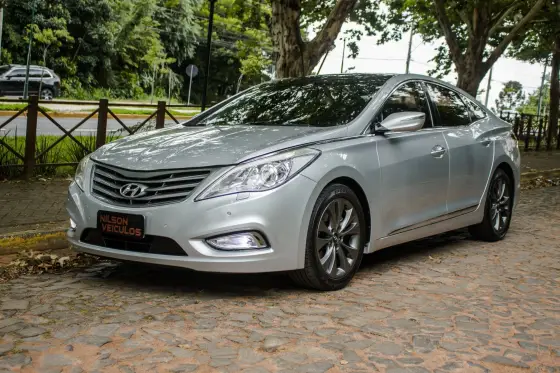 HYUNDAI AZERA 3.0 MPFI GLS V6 24V GASOLINA 4P AUTOMÁTICO
