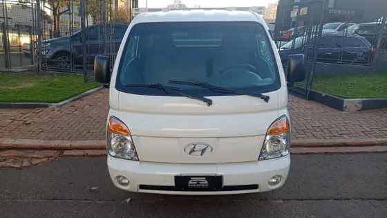 HYUNDAI HR 2.5 TCI HD LONGO SEM CAÇAMBA 4X2 8V 97CV TURBO INTERCOOLER DIESEL 2P MANUAL
