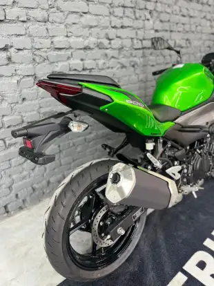 KAWASAKI-Z500 KAWASAKI-Z500-2025