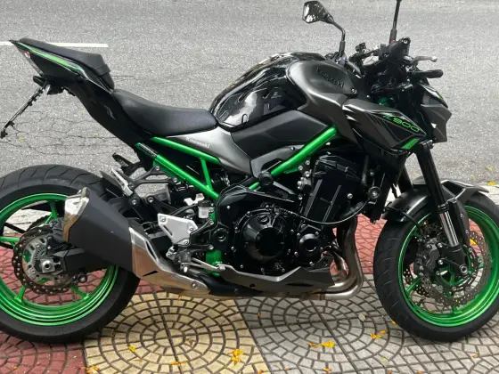 KAWASAKI Z900 KAWASAKI Z900