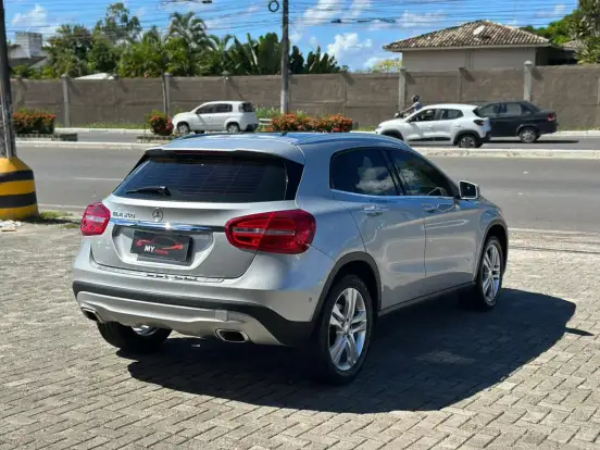 MERCEDES-BENZ-GLA 200-2017