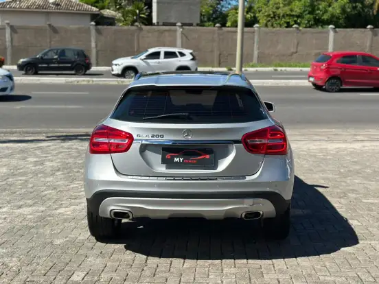 MERCEDES-BENZ-GLA 200-2017
