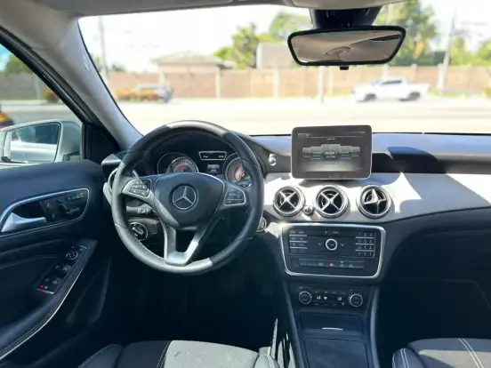 MERCEDES-BENZ-GLA 200-1.6 CGI ENDURO 16V TURBO FLEX 4P AUTOMÁTICO MERCEDES-BENZ-GLA 200-2017