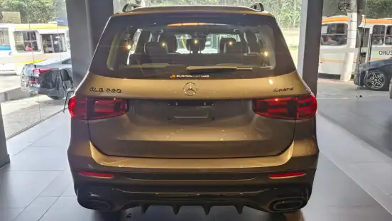MERCEDES-BENZ-GLB 220-2026
