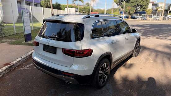 MERCEDES-BENZ-GLB 200-2021