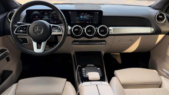 MERCEDES-BENZ-GLB 200-2021
