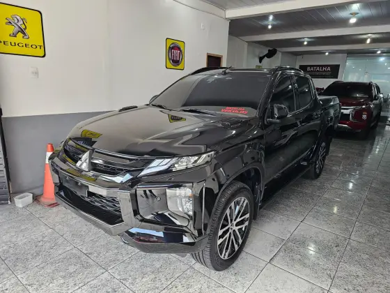 MITSUBISHI L200 TRITON 2.4 16V TURBO DIESEL SPORT HPE CD 4P 4X4 AUTOMÁTICO MITSUBISHI L200 TRITON 2.4 16V TURBO DIESEL SPORT HPE CD 4P 4X4 AUTOMÁTICO