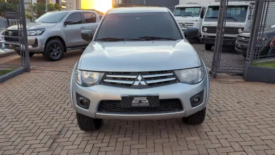 MITSUBISHI L200 TRITON 2.4 HLS 4X2 CD 16V FLEX 4P MANUAL MITSUBISHI L200 TRITON 2.4 HLS 4X2 CD 16V FLEX 4P MANUAL