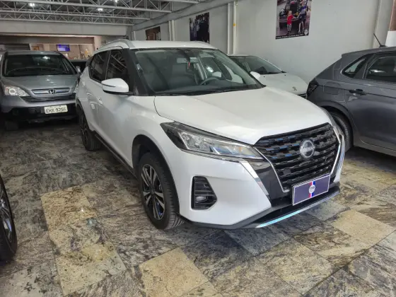 NISSAN KICKS PLAY 1.6 16V FLEXSTART ADVANCE PLUS XTRONIC NISSAN KICKS PLAY 1.6 16V FLEXSTART ADVANCE PLUS XTRONIC