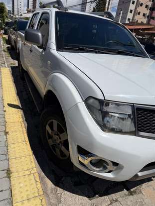 NISSAN-FRONTIER-2015