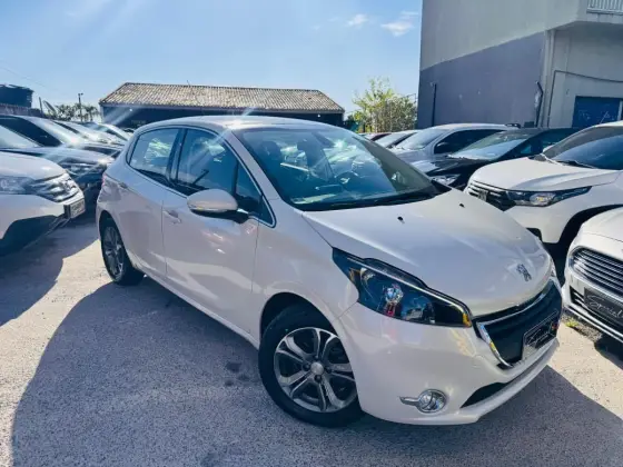 PEUGEOT 208 1.6 GRIFFE 16V FLEX 4P AUTOMÁTICO