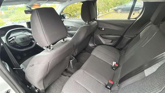 PEUGEOT-208-2025