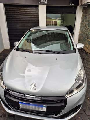 PEUGEOT-208-2019