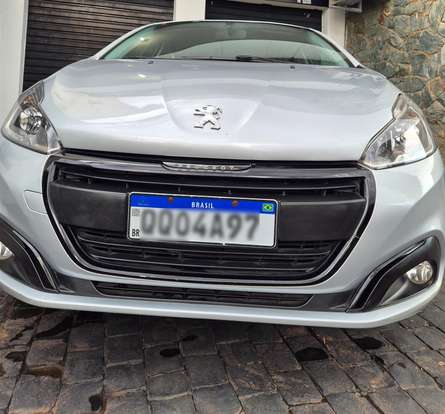 PEUGEOT-208-2019