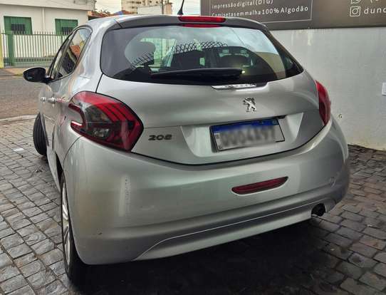 PEUGEOT-208-2019