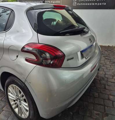 PEUGEOT-208-2019