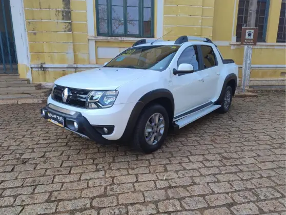 RENAULT DUSTER OROCH 2.0 16V HI-FLEX DYNAMIQUE AUTOMÁTICO RENAULT DUSTER OROCH 2.0 16V HI-FLEX DYNAMIQUE AUTOMÁTICO