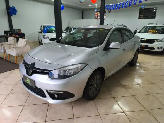 RENAULT FLUENCE 2.0 DYNAMIQUE 16V FLEX 4P AUTOMÁTICO RENAULT FLUENCE 2.0 DYNAMIQUE 16V FLEX 4P AUTOMÁTICO