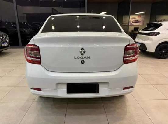 RENAULT-LOGAN-2021