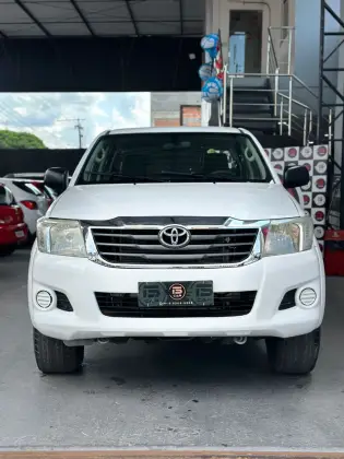 TOYOTA HILUX 2.7 STD 4X4 CD 16V FLEX 4P MANUAL TOYOTA HILUX 2.7 STD 4X4 CD 16V FLEX 4P MANUAL