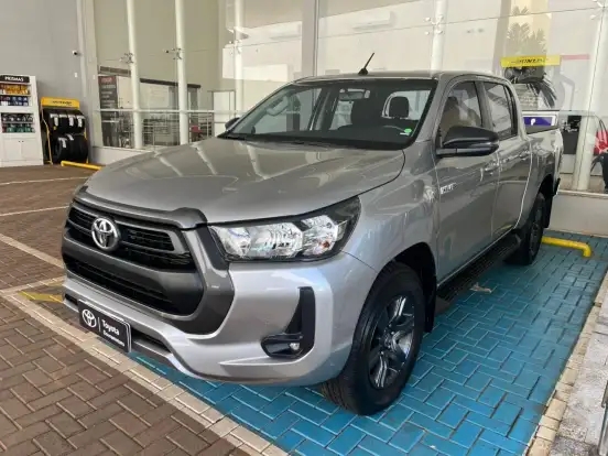 TOYOTA-HILUX-2022