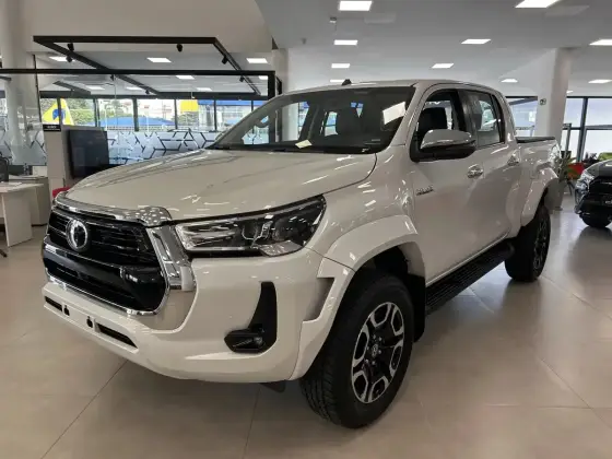 TOYOTA HILUX 2.8 D-4D TURBO DIESEL CD SRX PLUS 4X4 AUTOMÁTICO TOYOTA HILUX 2.8 D-4D TURBO DIESEL CD SRX PLUS 4X4 AUTOMÁTICO
