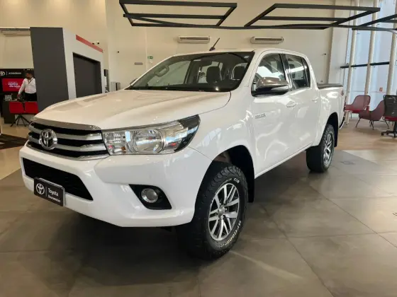 TOYOTA HILUX 2.8 SRV 4X4 CD 16V DIESEL 4P AUTOMÁTICO TOYOTA HILUX 2.8 SRV 4X4 CD 16V DIESEL 4P AUTOMÁTICO