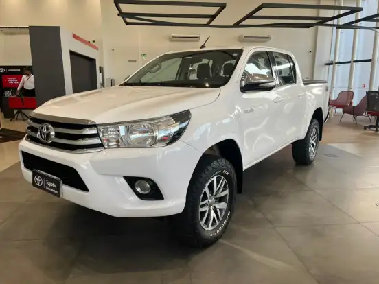 TOYOTA-HILUX-2015