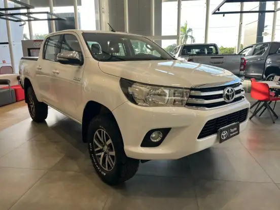 TOYOTA-HILUX-2015