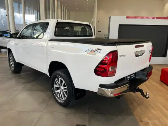 TOYOTA-HILUX-2015