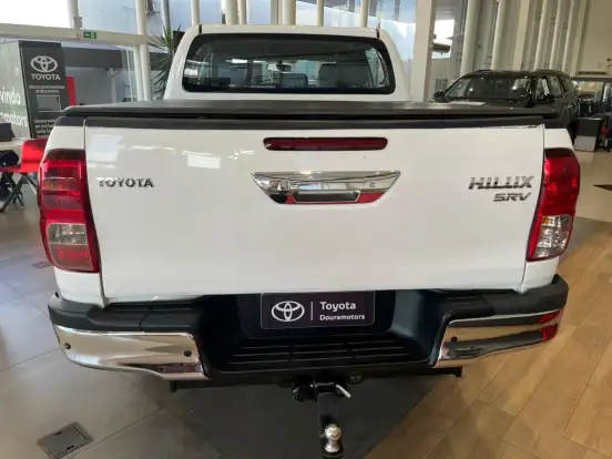 TOYOTA-HILUX-2015