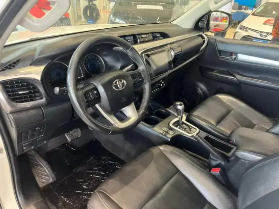 TOYOTA-HILUX-2015