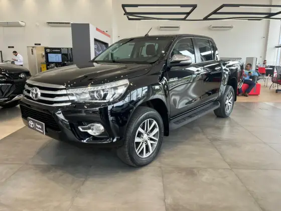 TOYOTA HILUX 2.8 SRX 4X4 CD 16V DIESEL 4P AUTOMÁTICO TOYOTA HILUX 2.8 SRX 4X4 CD 16V DIESEL 4P AUTOMÁTICO