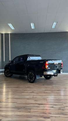 TOYOTA-HILUX-2.8 D-4D TURBO DIESEL CD SRX 4X4 AUTOMÁTICO TOYOTA-HILUX-2022