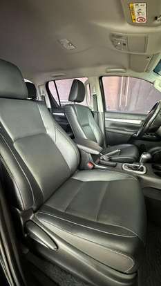 TOYOTA-HILUX-2022