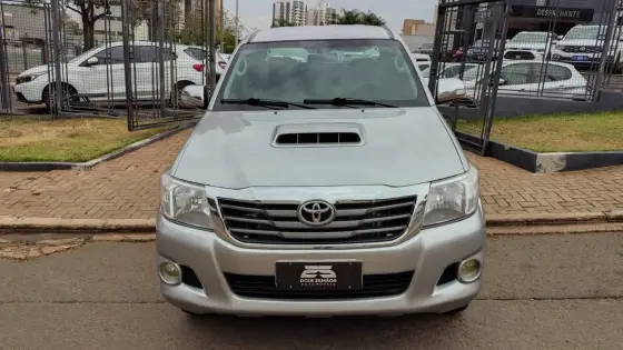 TOYOTA HILUX 3.0 SRV TOP 4X4 CD 16V TURBO INTERCOOLER DIESEL 4P AUTOMÁTICO TOYOTA HILUX 3.0 SRV TOP 4X4 CD 16V TURBO INTERCOOLER DIESEL 4P AUTOMÁTICO