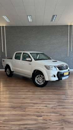 TOYOTA-HILUX-2012