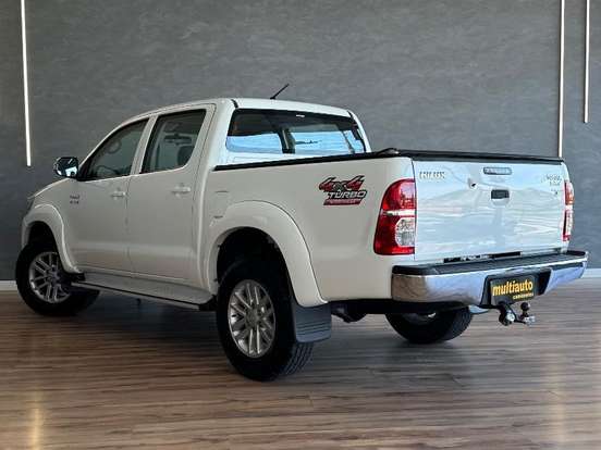 TOYOTA-HILUX-3.0 SRV TOP 4X4 CD 16V TURBO INTERCOOLER DIESEL 4P AUTOMÁTICO TOYOTA-HILUX-2012