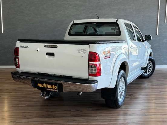 TOYOTA-HILUX-3.0 SRV TOP 4X4 CD 16V TURBO INTERCOOLER DIESEL 4P AUTOMÁTICO TOYOTA-HILUX-2012