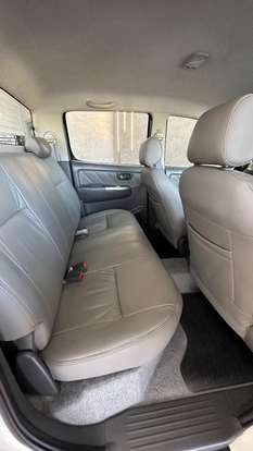 TOYOTA-HILUX-2012