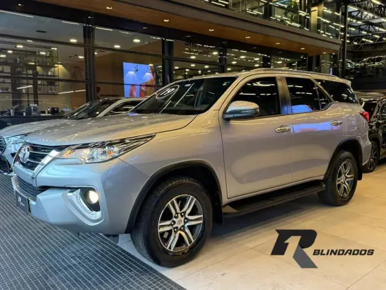 TOYOTA HILUX SW4 2.7 SRV 7 LUGARES 4X2 16V FLEX 4P AUTOMÁTICO TOYOTA HILUX SW4 2.7 SRV 7 LUGARES 4X2 16V FLEX 4P AUTOMÁTICO