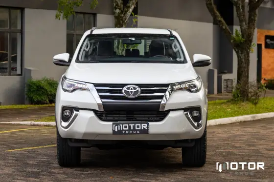 TOYOTA HILUX SW4 2.8 SRX 4X4 16V TURBO INTERCOOLER DIESEL 4P AUTOMÁTICO TOYOTA HILUX SW4 2.8 SRX 4X4 16V TURBO INTERCOOLER DIESEL 4P AUTOMÁTICO