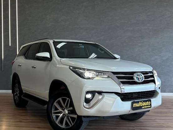 TOYOTA-HILUX SW4-2.8 SRX 4X4 16V TURBO INTERCOOLER DIESEL 4P AUTOMÁTICO TOYOTA-HILUX SW4-2019